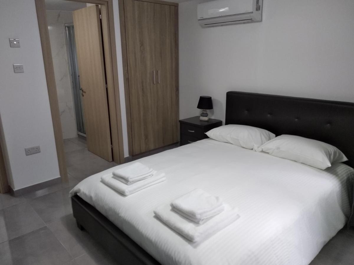 Cozy Place In The Heart Of Harbor Apartamento Paphos Exterior foto