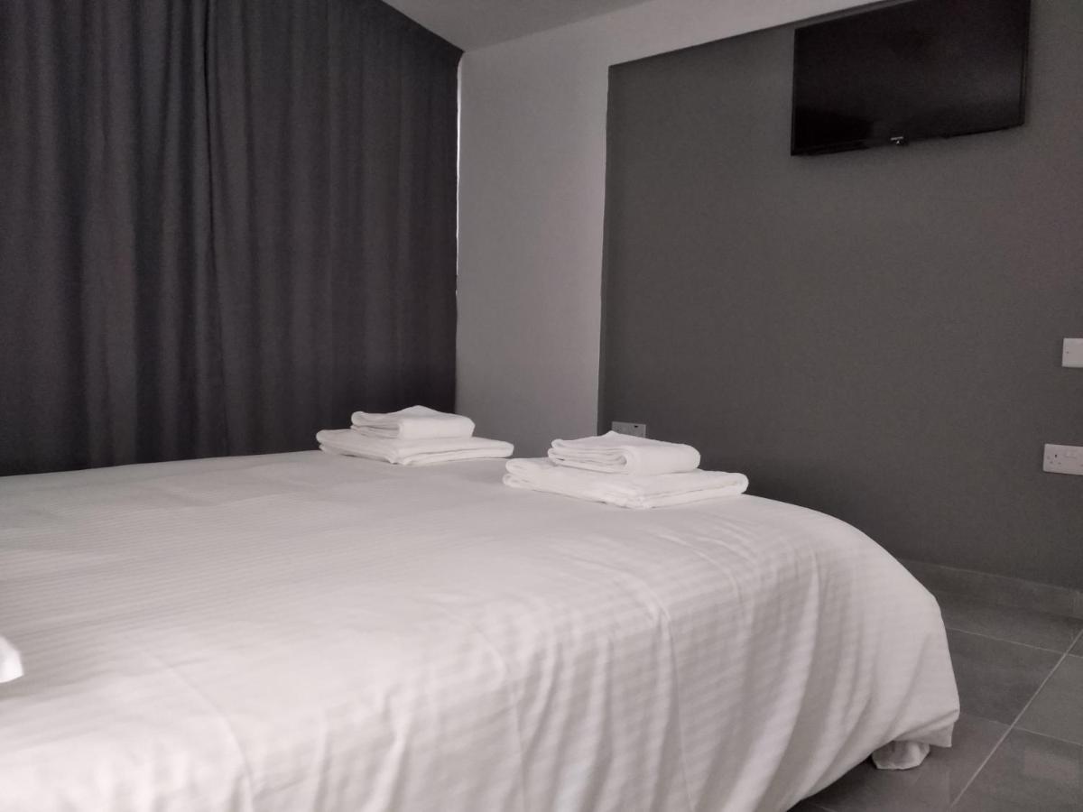 Cozy Place In The Heart Of Harbor Apartamento Paphos Exterior foto