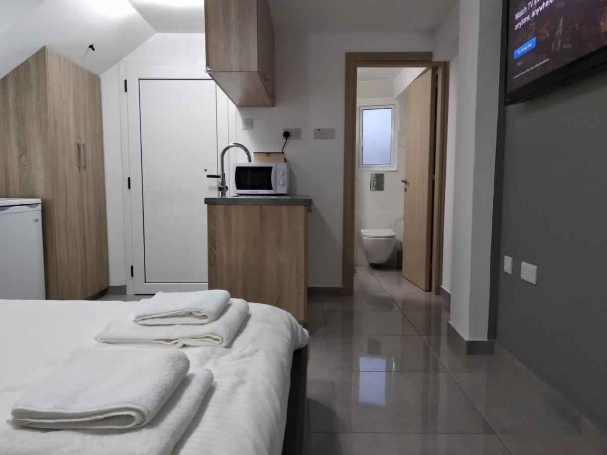 Cozy Place In The Heart Of Harbor Apartamento Paphos Exterior foto