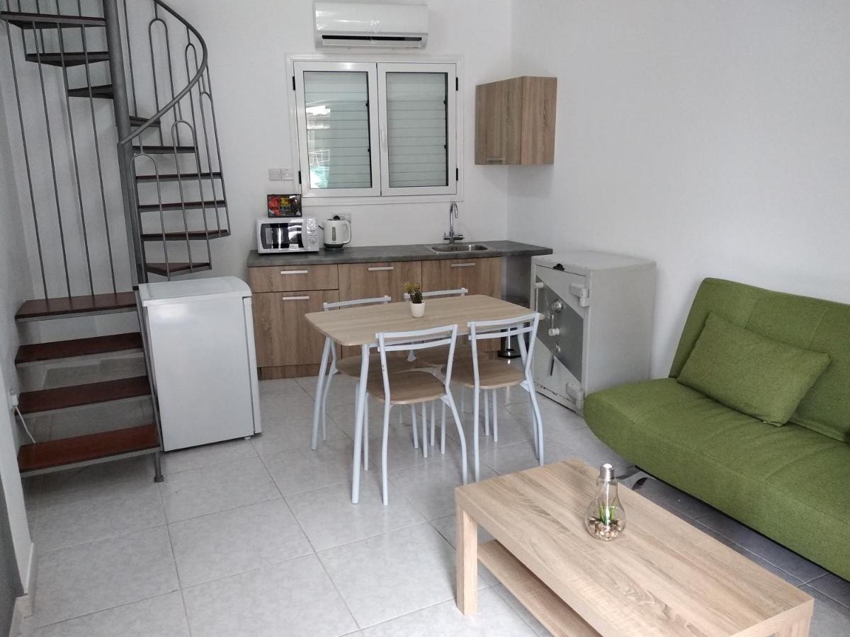 Cozy Place In The Heart Of Harbor Apartamento Paphos Exterior foto